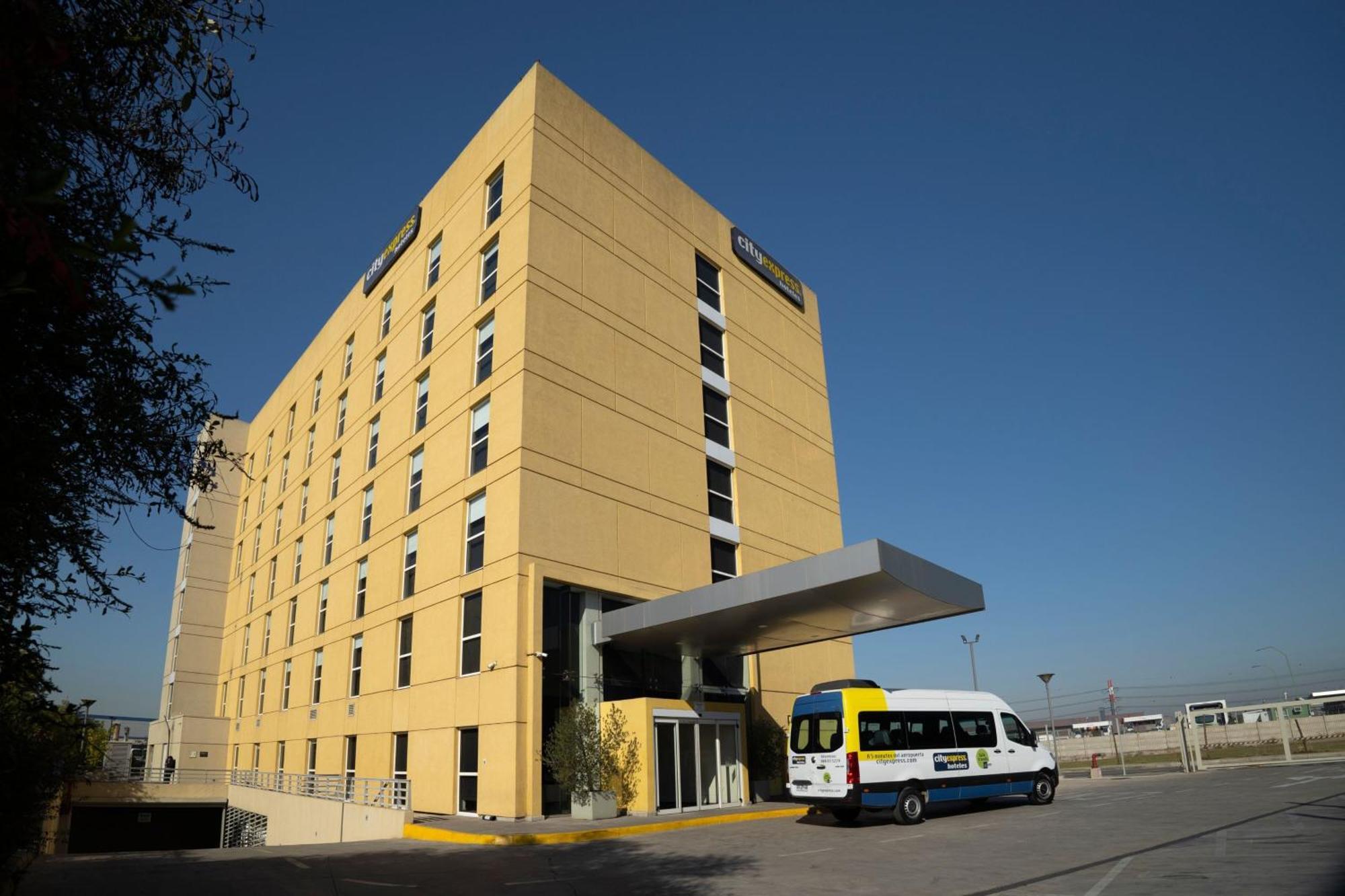 City Express Santiago Aeropuerto Exterior foto
